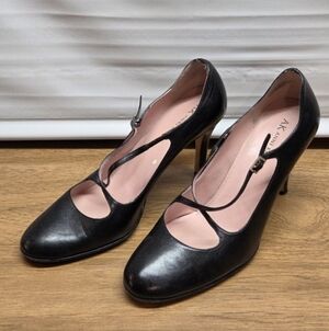 Anne Klein Black Leather Heels